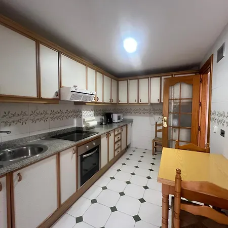 Apartamento Primera Linea De Playa Con Vistas Al Mar Con Garaje B *