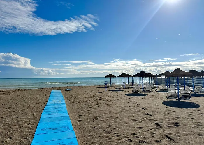 Primera Linea De Playa Con Vistas Al Mar Con Garaje B * Torremolinos