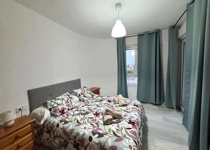 Primera Linea De Playa Con Vistas Al Mar Con Garaje B * Torremolinos