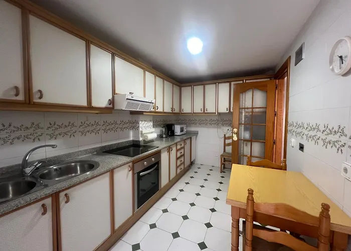 Apartamento Primera Linea De Playa Con Vistas Al Mar Con Garaje B *