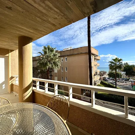 Primera Linea De Playa Con Vistas Al Mar Con Garaje B Torremolinos